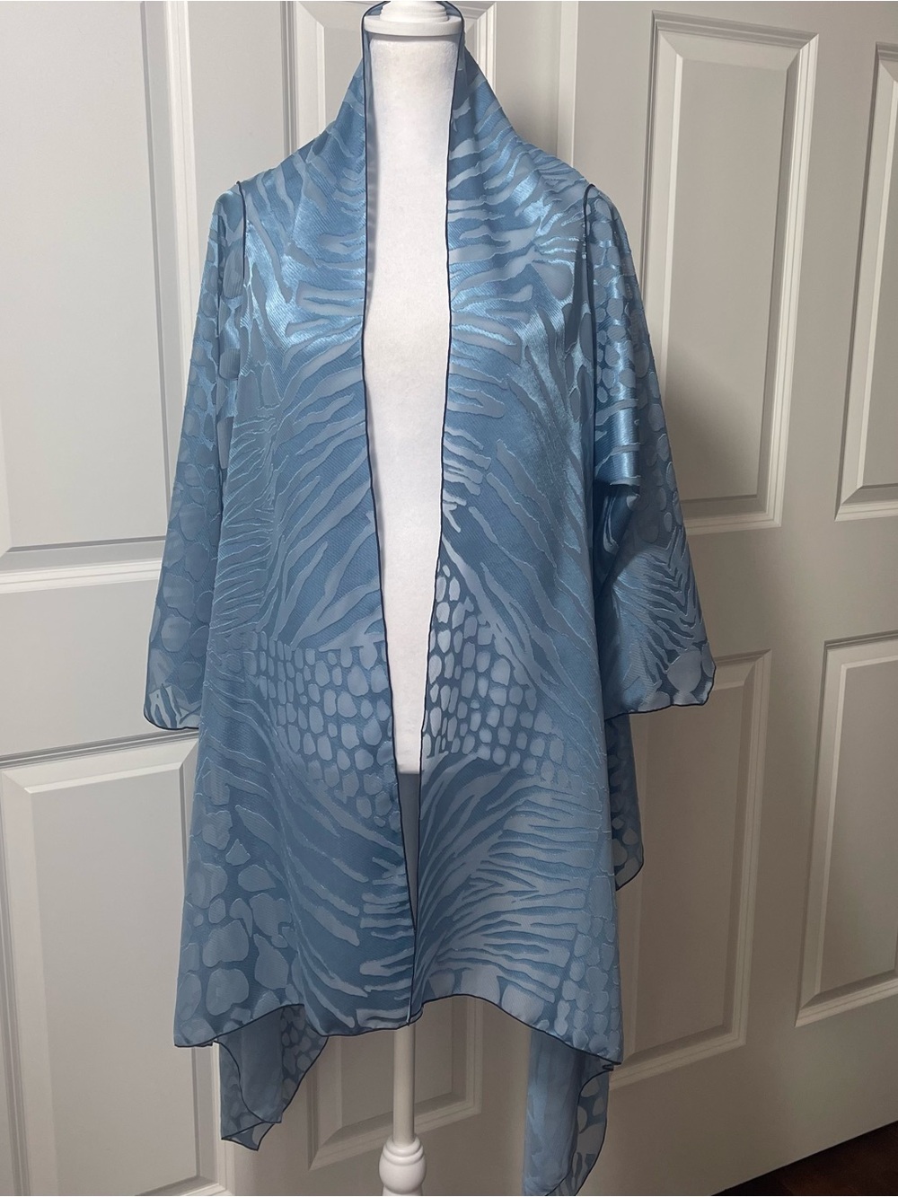 Caron Miller Blue Jacquard Chiffon Topper Wrap Scarf Sheer Burnout 3/4 Sleeve OS - Picture 17 of 17